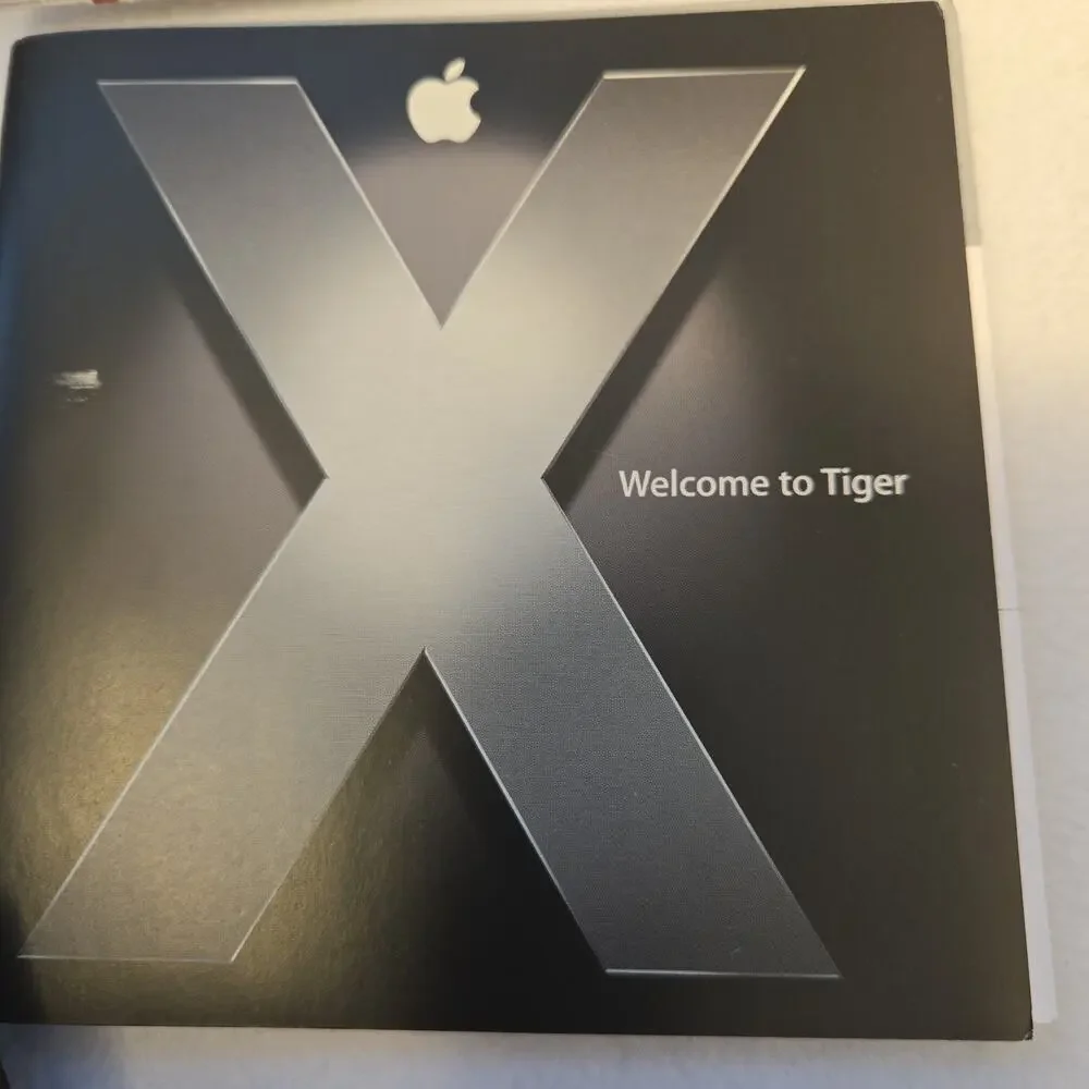 Boxed Apple Mac OS X 10.4 Tiger